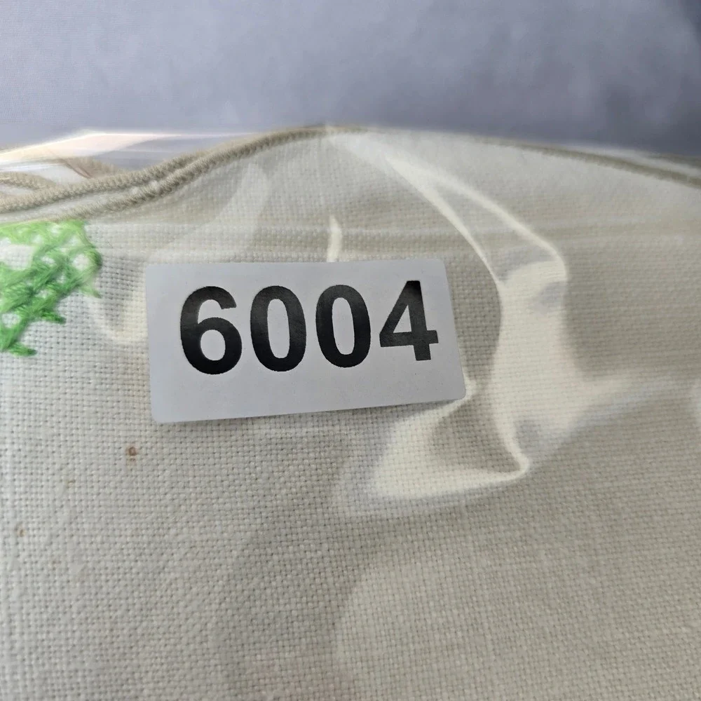 Vintage Hand Embroidered Cross Stitch Leaf Tablecloth‎ Scalloped Edge 46x64 Fall